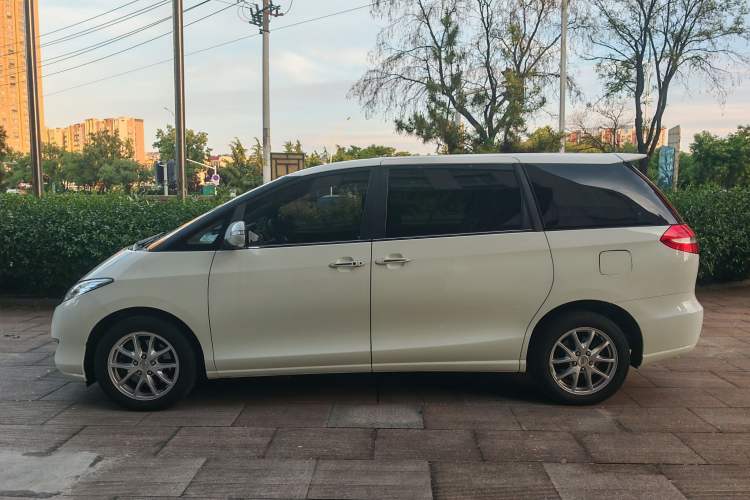 Used BYD M6 2015 2.4L Automatic Prestige Edition Exterior 5