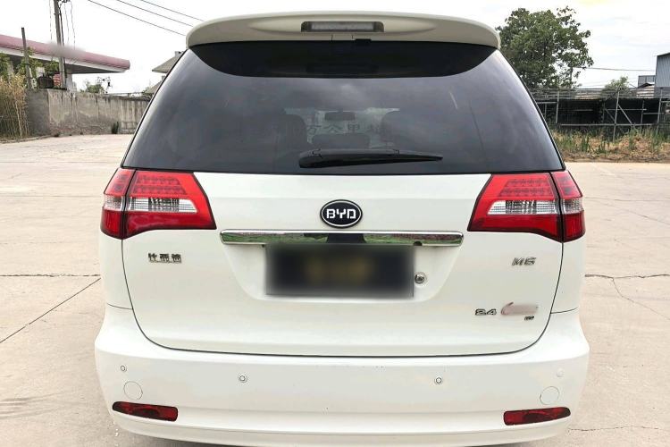 Used BYD M6 2015 2.4L Automatic Prestige Edition Exterior 7