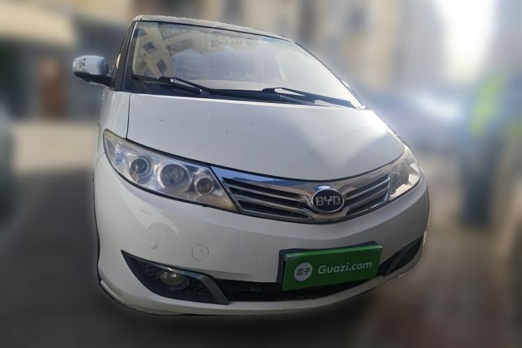 Used BYD M6 2015 2.4L Automatic Prestige Edition Front