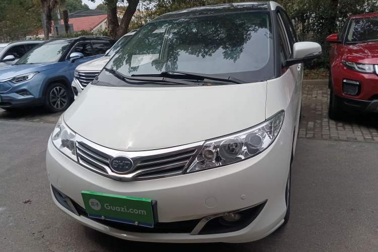 Used BYD M6 2015 2.4L Automatic Prestige Edition Front