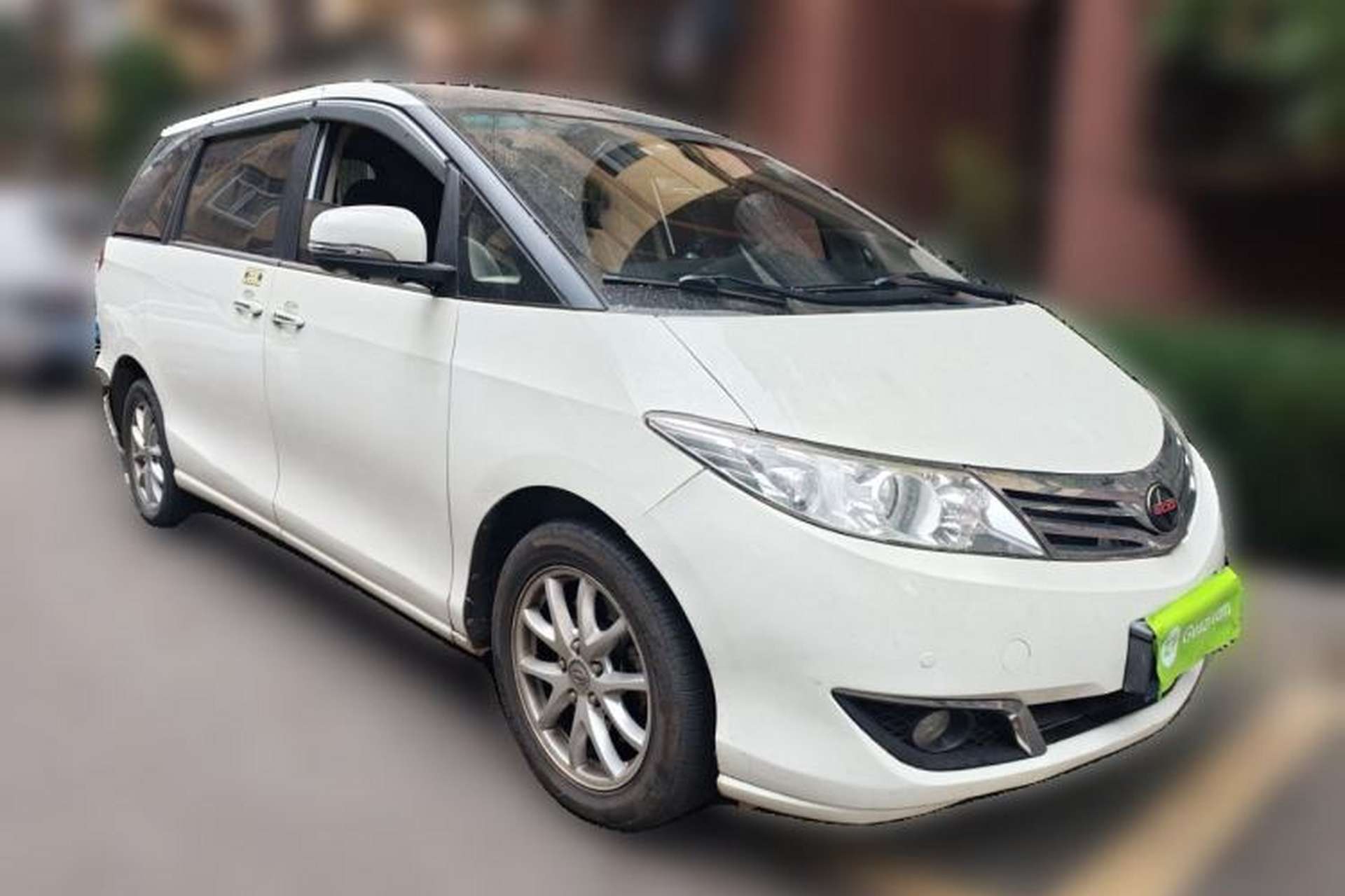 Used BYD M6 2015 2.4L Automatic Prestige Edition Front Right 45 Deg