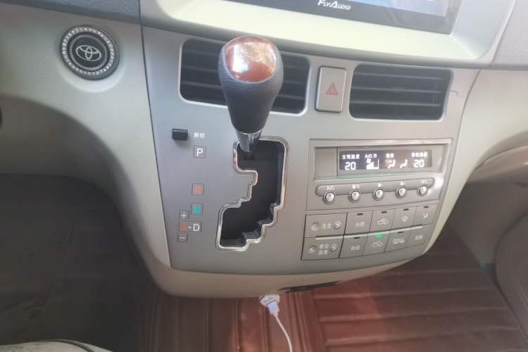 Used BYD M6 2015 2.4L Automatic Prestige Edition Gear Lever