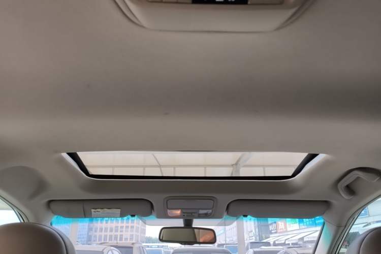 Used BYD M6 2015 2.4L Automatic Prestige Edition Headliner