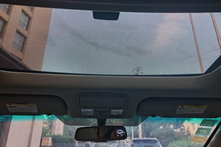 Used BYD M6 2015 2.4L Automatic Prestige Edition Headliner