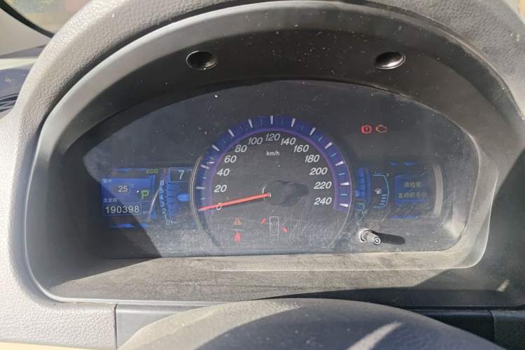 Used BYD M6 2015 2.4L Automatic Prestige Edition Instrument Cluster