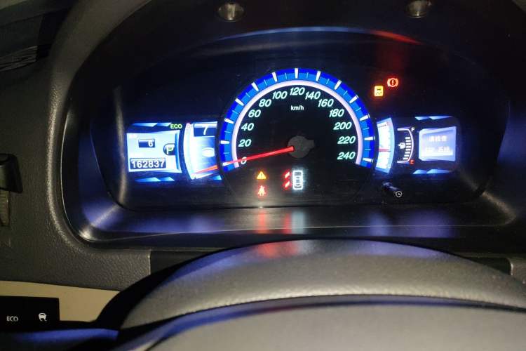 Used BYD M6 2015 2.4L Automatic Prestige Edition Instrument Cluster
