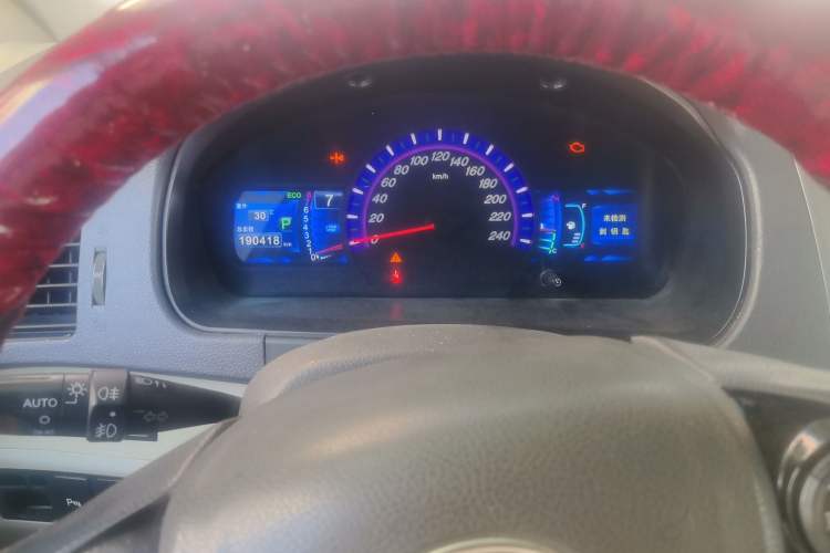 Used BYD M6 2015 2.4L Automatic Prestige Edition Instrument Cluster