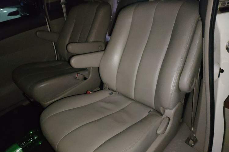 Used BYD M6 2015 2.4L Automatic Prestige Edition Left Rear Seat