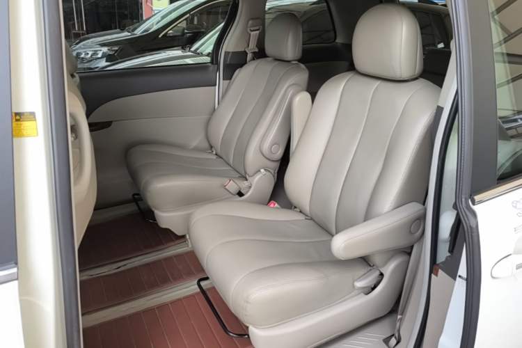 Used BYD M6 2015 2.4L Automatic Prestige Edition Left Rear Seat