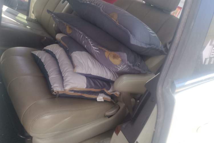 Used BYD M6 2015 2.4L Automatic Prestige Edition Left Rear Seat