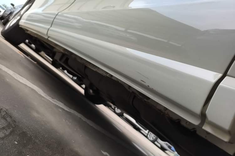 Used BYD M6 2015 2.4L Automatic Prestige Edition Left Side Sill
