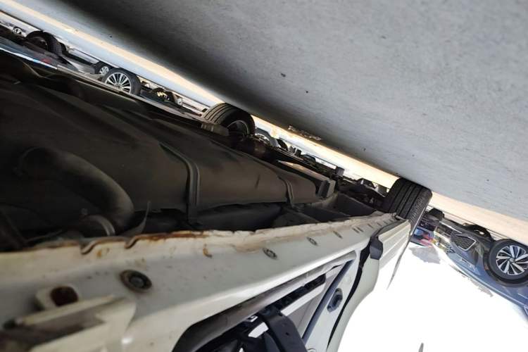 Used BYD M6 2015 2.4L Automatic Prestige Edition Left Side Sill