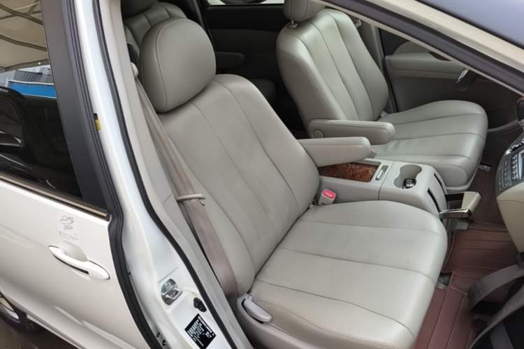 Used BYD M6 2015 2.4L Automatic Prestige Edition Right Front Seat
