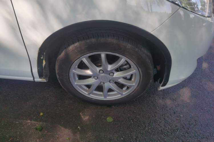 Used BYD M6 2015 2.4L Automatic Prestige Edition Right Front Wheel Hub
