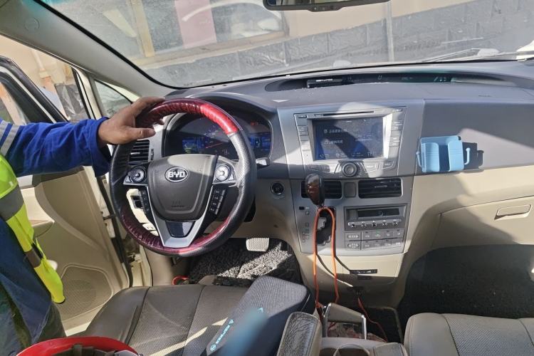 Used BYD M6 2015 2.4L Automatic Prestige Edition Steering Wheel