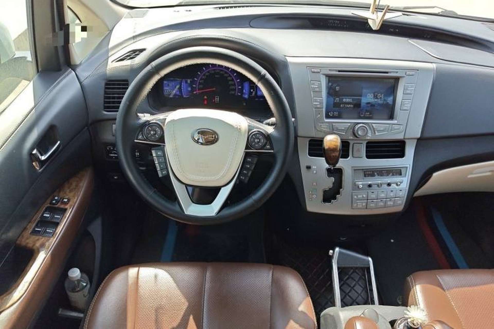 Used BYD M6 2015 2.4L Automatic Luxury Model Steering Wheel