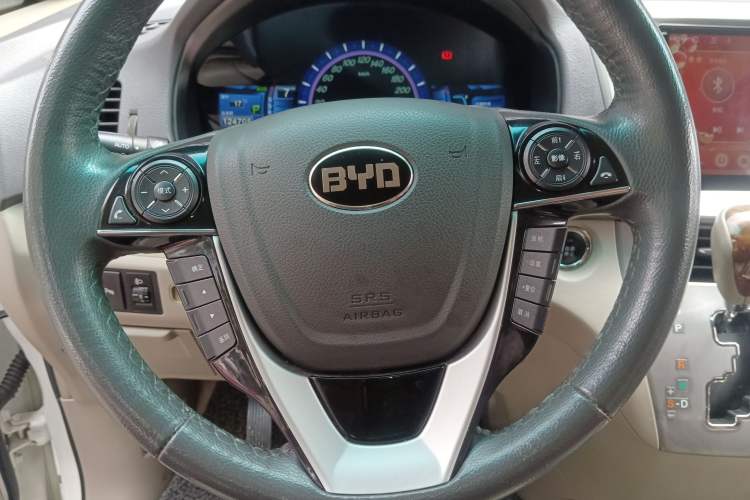 Used BYD M6 2015 2.4L Automatic Prestige Edition Steering Wheel