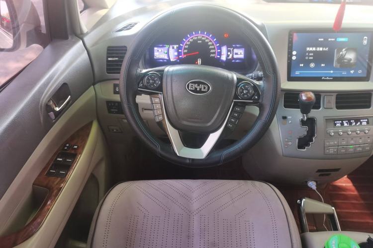 Used BYD M6 2015 2.4L Automatic Prestige Edition Steering Wheel