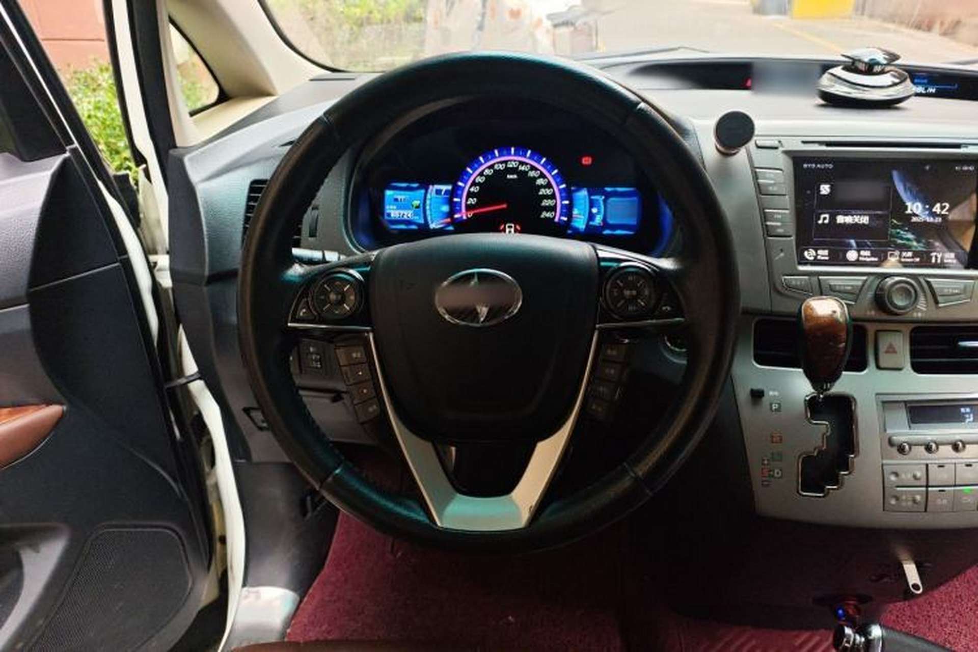 Used BYD M6 2015 2.4L Automatic Prestige Edition Steering Wheel