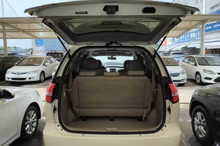 Used BYD M6 2015 2.4L Automatic Prestige Edition Trunk