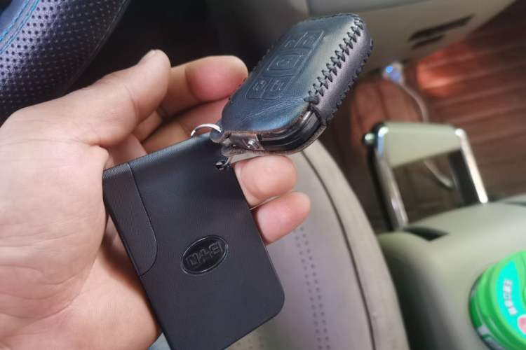 Used BYD M6 2015 2.4L Automatic Prestige Edition Vehicle Key
