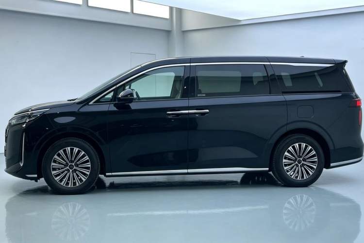 Used BYD M9 2025 1060 Navigation Edition Exterior 2