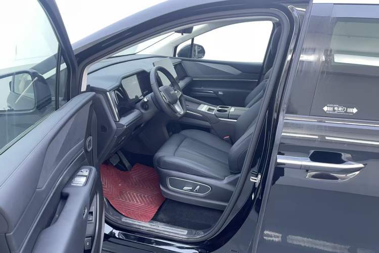 Used BYD M9 2025 1060 Navigation Edition Left Front Seat