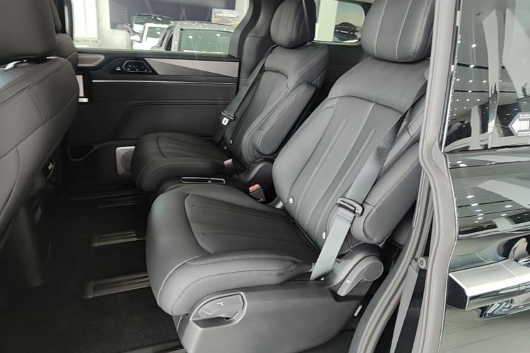 Used BYD M9 2025 1060 Navigation Edition Left Rear Seat
