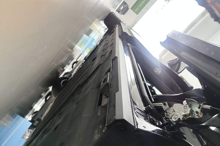 Used BYD M9 2025 1060 Navigation Edition Left Side Sill