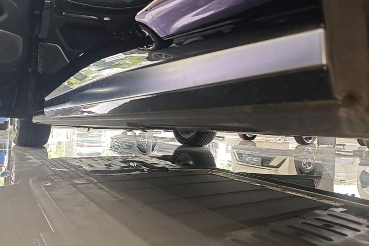 Used BYD M9 2025 1060 Navigation Edition Left Side Sill