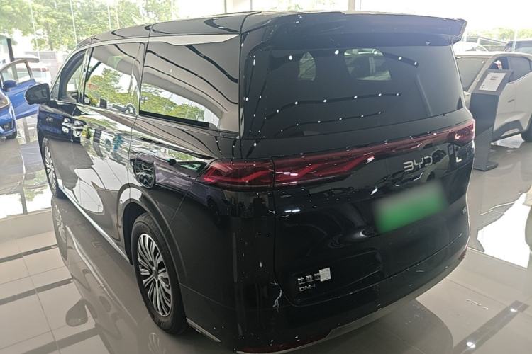 Used BYD M9 2025 1060 Navigation Edition Rear Left 45 Deg