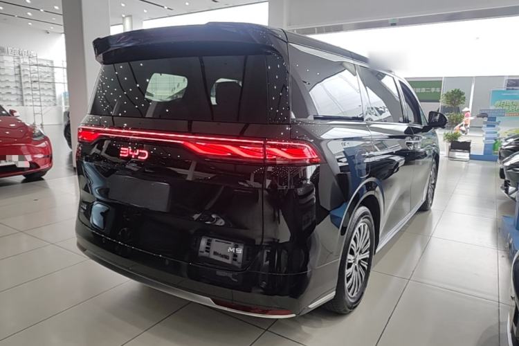 Used BYD M9 2025 1060 Navigation Edition Rear Right 45 Deg