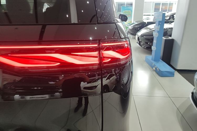 Used BYD M9 2025 1060 Navigation Edition Right Rear Taillight