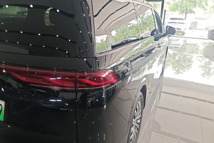 Used BYD M9 2025 1060 Navigation Edition Right Rear Taillight