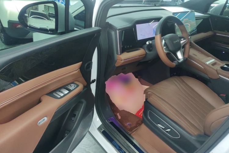 Used BYD M9 2025 1060 Navigation Edition Driver Seat