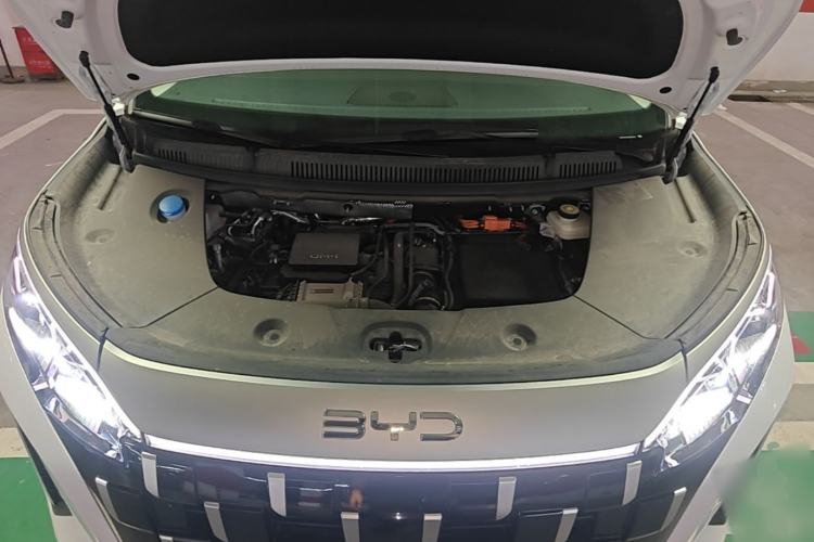 Used BYD M9 2025 1060 Navigation Edition Engine Bay
