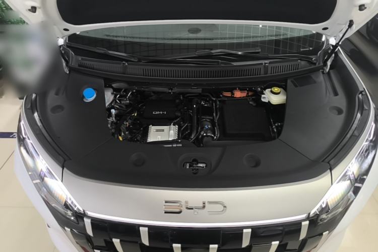 Used BYD M9 2025 1060 Navigation Edition Engine Bay