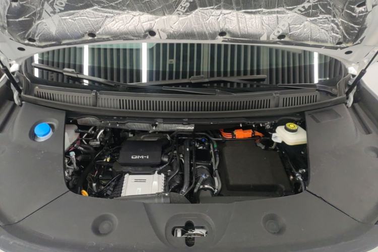 Used BYD M9 2025 1060 Navigation Edition Engine Bay
