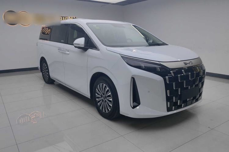 Used BYD M9 2025 1060 Navigation Edition Exterior 2