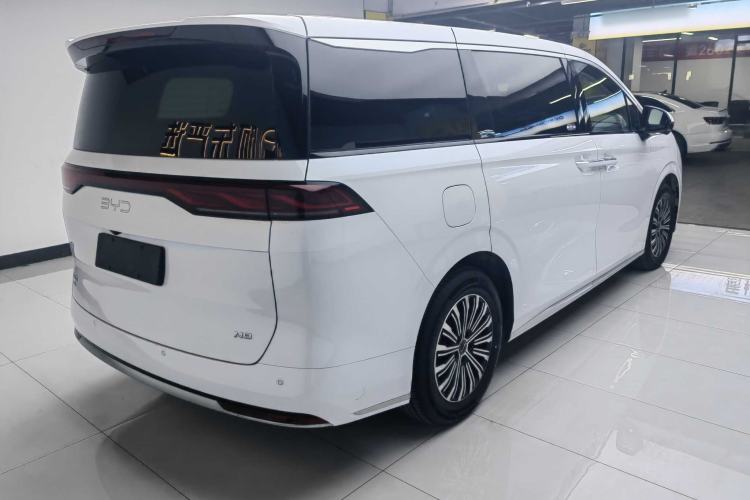 Used BYD M9 2025 1060 Navigation Edition Exterior 4