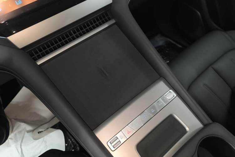 Used BYD M9 2025 1060 Navigation Edition Gear Lever