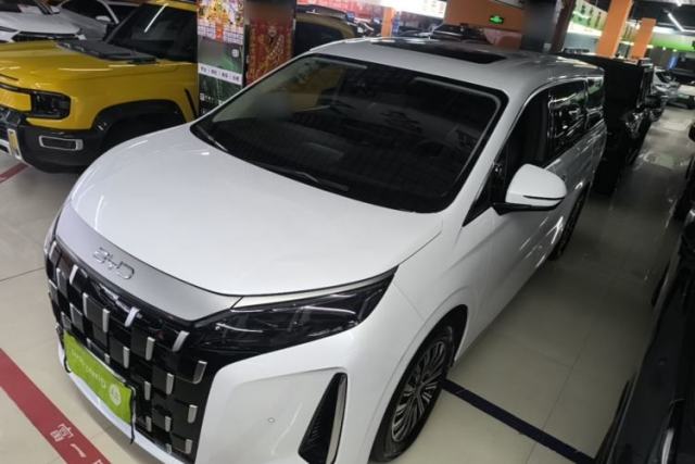 Used BYD M9 2025 1060 Navigation Edition