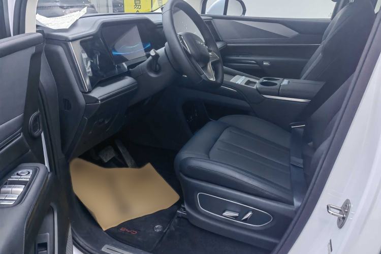 Used BYD M9 2025 1060 Navigation Edition Left Front Seat