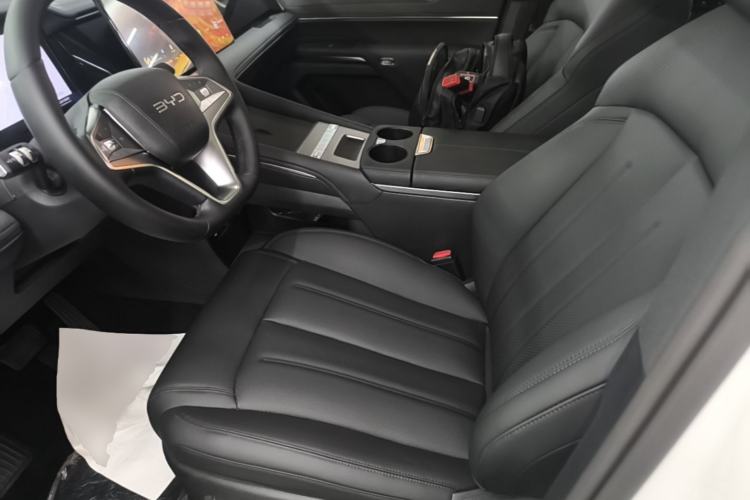 Used BYD M9 2025 1060 Navigation Edition Left Front Seat