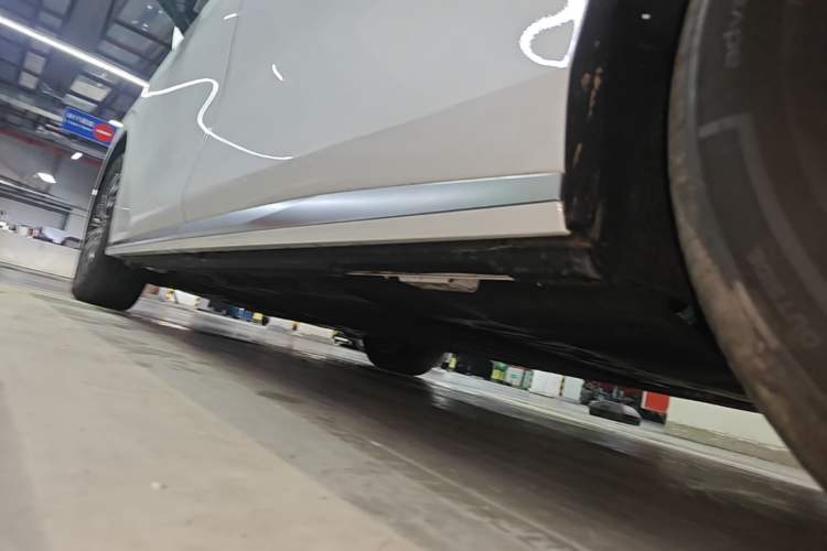 Used BYD M9 2025 1060 Navigation Edition Left Side Sill