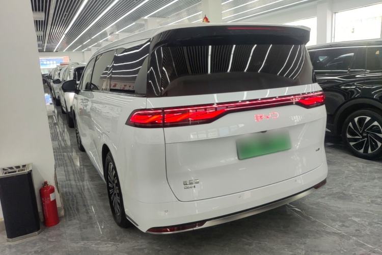 Used BYD M9 2025 1060 Navigation Edition Rear Left 45 Deg