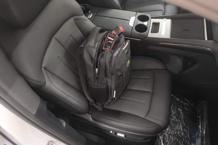 Used BYD M9 2025 1060 Navigation Edition Right Front Seat