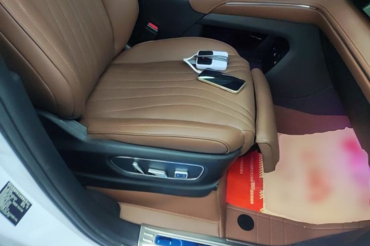 Used BYD M9 2025 1060 Navigation Edition Right Front Seat