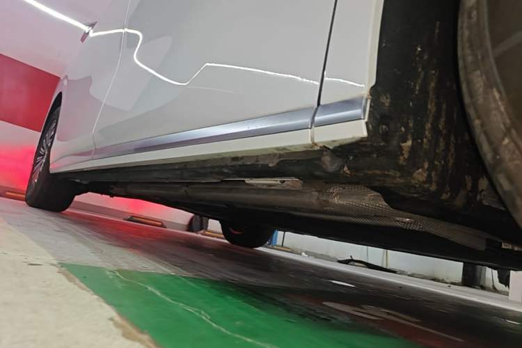 Used BYD M9 2025 1060 Navigation Edition Right Side Sill