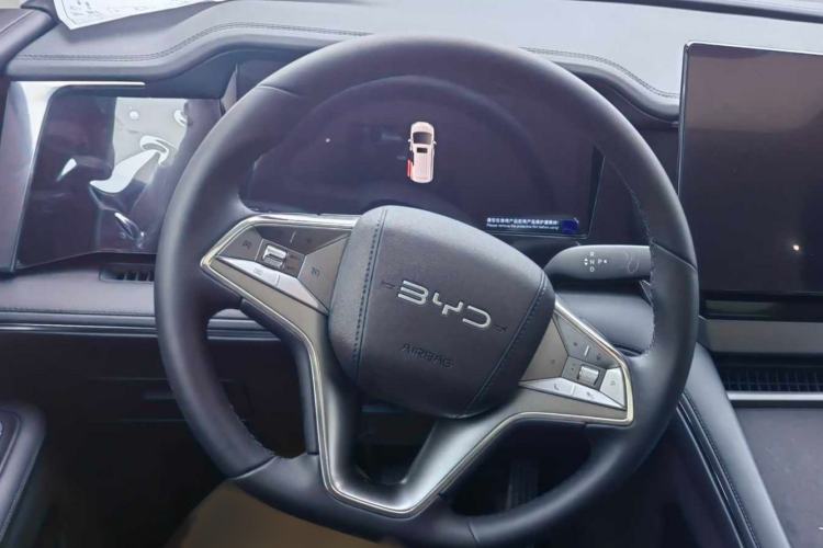 Used BYD M9 2025 1060 Navigation Edition Steering Wheel